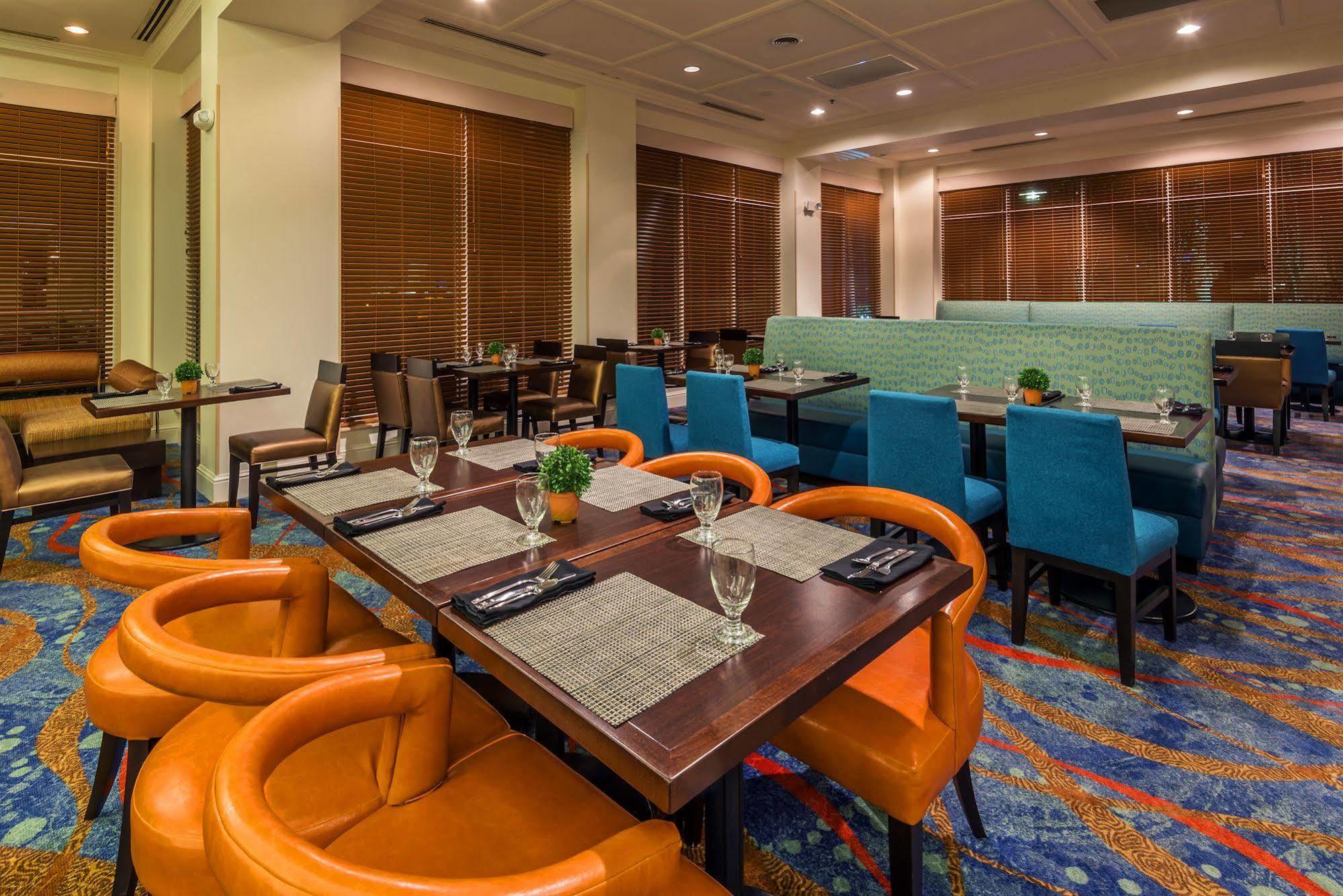 Hilton Garden Inn Orlando At Seaworld Williamsburg Ресторан фото